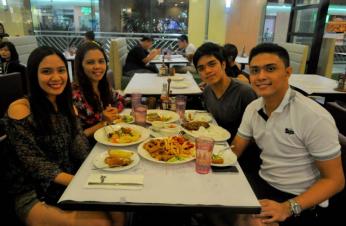 Give L♥ve on Christmas Day! (With Mom, Jc, Dj)